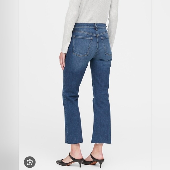 Banana Republic Mid Rise Crop Flare Medium Wash Jeans Size 29 Comfy Casual Denim - Picture 5 of 10